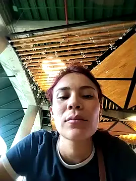 dulcelatin21 online show from 7, 11, 2025