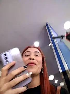 dulcelatin21 online show from 9, 10, 2025