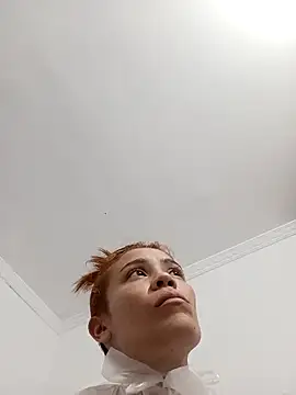 dulcelatin21 online show from 2, 10, 2025