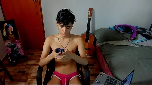 AliottTwink online show from 12, 3, 2026