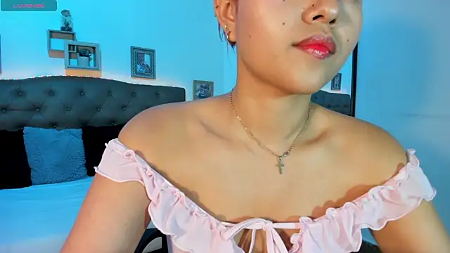Snapshot of MAYASMITH__ chatting on 17, 6, 2026 MAYASMITH online show from 17, 6, 2026