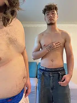 Snapshot of desiredude9 chatting on 27, 6, 2026 desiredude9 online show from 27, 6, 2026
