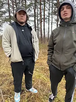 Snapshot of desiredude9 chatting on 4, 11, 2025 desiredude9 online show from 4, 11, 2025