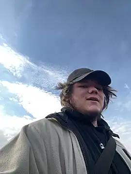 Snapshot of desiredude9 chatting on 30, 10, 2025 desiredude9 online show from 30, 10, 2025