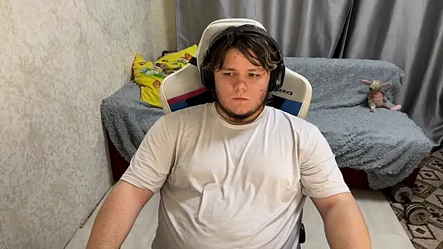 Snapshot of desiredude9 chatting on 19, 9, 2025 desiredude9 online show from 19, 9, 2025