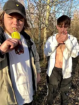 Snapshot of desiredude9 chatting on 25, 10, 2025 desiredude9 online show from 25, 10, 2025