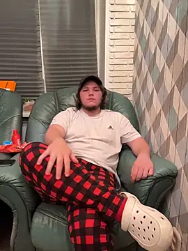 Snapshot of desiredude9 chatting on 17, 11, 2025 desiredude9 online show from 17, 11, 2025