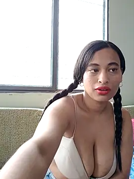 Juliethserna online show from 27, 11, 2025