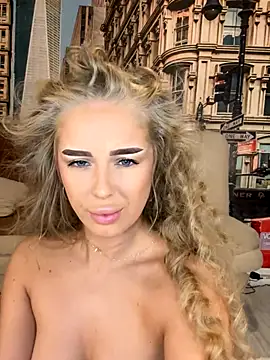 AubrieleRouj1 online show from 12, 9, 2025