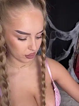 AubrieleRouj1 online show from 25, 10, 2025