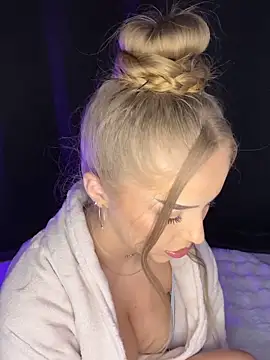 Snapshot of AubrieleRouj1 chatting on 5, 2, 2026 AubrieleRouj1 online show from 5, 2, 2026