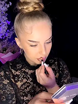 AubrieleRouj1 online show from 5, 12, 2025