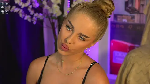 AubrieleRouj1 online show from 15, 6, 2026