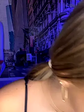 AubrieleRouj1 online show from 19, 12, 2025