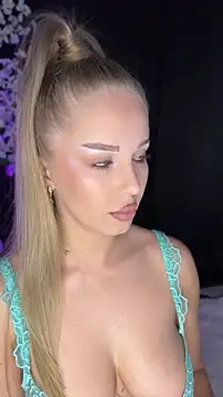 Snapshot of AubrieleRouj1 chatting on 17, 5, 2026 AubrieleRouj1 online show from 17, 5, 2026