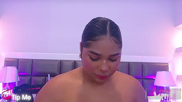 LennaEvans online show from 28, 11, 2025