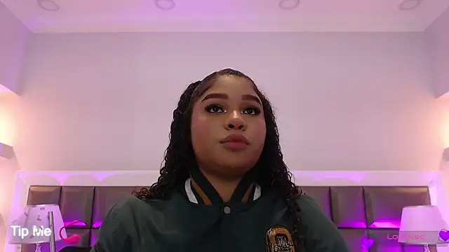 LennaEvans online show from 18, 10, 2025