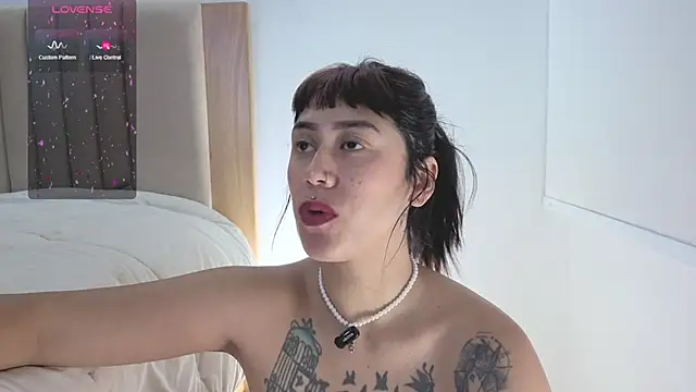 lena slaave online show from 9, 9, 2025