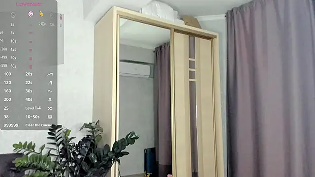 SaraShine  online show from 24, 9, 2025