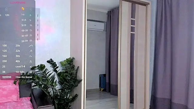 SaraShine  online show from 18, 9, 2025