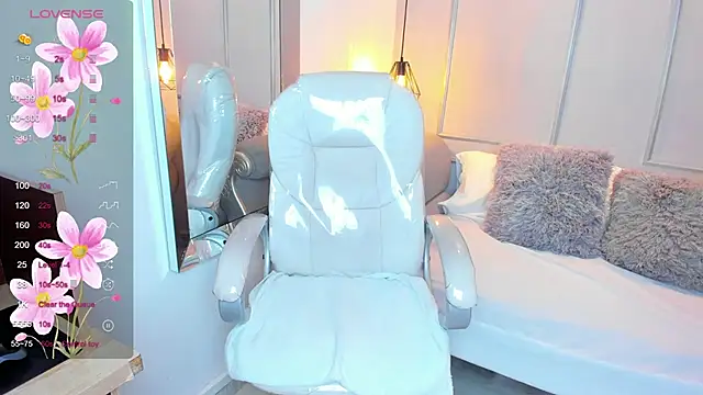 MariathLittle online show from 5, 11, 2025