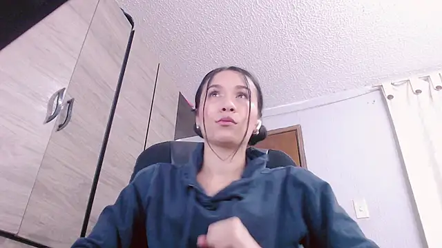 scarlett vonrose online show from 3, 10, 2025