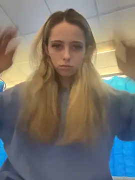 Snapshot of Angelloverxo chatting on 7, 11, 2025 Angelloverxo online show from 7, 11, 2025