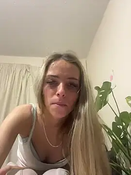 Snapshot of Angelloverxo chatting on 23, 11, 2025 Angelloverxo online show from 23, 11, 2025