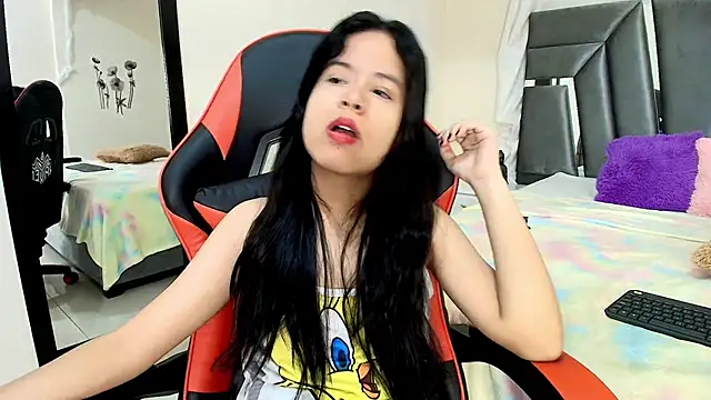 MiniLove 01 online show from 17, 4, 2026