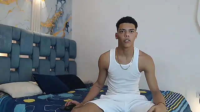 Snapshot of PRETTY_FEM chatting on 14, 2, 2026 PRETTY FEM online show from 14, 2, 2026