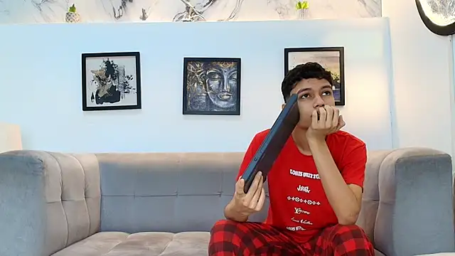 PRETTY FEM online show from 26, 4, 2026