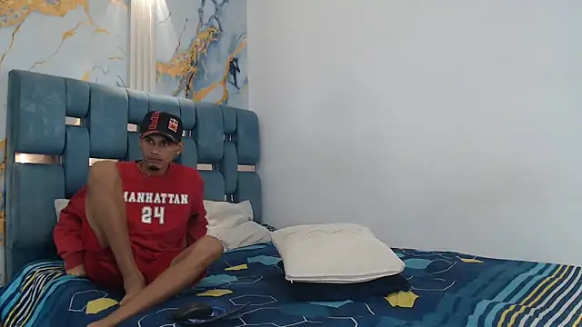 Snapshot of PRETTY_FEM chatting on 25, 2, 2026 PRETTY FEM online show from 25, 2, 2026