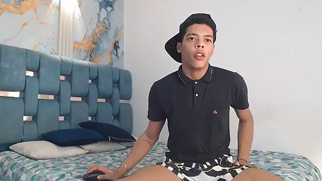 PRETTY FEM online show from 9, 3, 2026