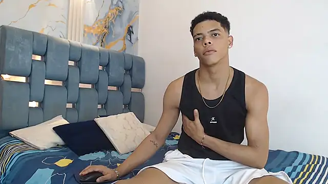 Snapshot of PRETTY_FEM chatting on 12, 2, 2026 PRETTY FEM online show from 12, 2, 2026