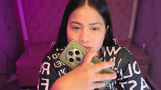 Victoria b  online show from 5, 11, 2025