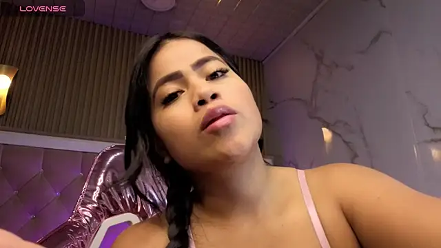 Victoria b  online show from 4, 12, 2025