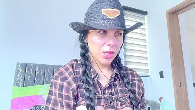 greciadom555 online show from 28, 10, 2025