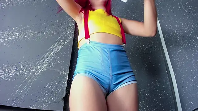 Snapshot of little_and_dangerous chatting on 17, 9, 2025 little and dangerous online show from 17, 9, 2025