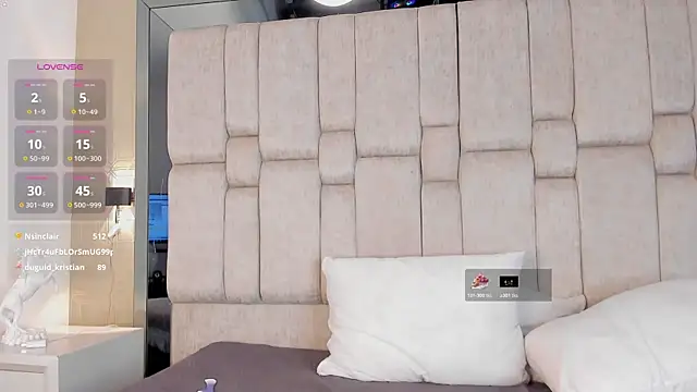 REINA ADAHARA online show from 30, 3, 2026