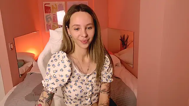 MiaGraham1 online show from 19, 9, 2025