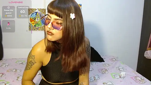 Divinejewel444 online show from 12, 11, 2025