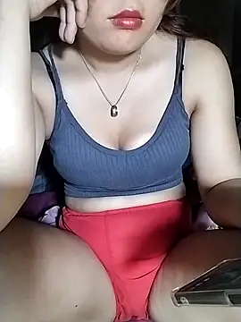 Snapshot of lylylove chatting on 4, 6, 2026 lylylove online show from 4, 6, 2026