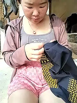 lylylove online show from 9, 4, 2026