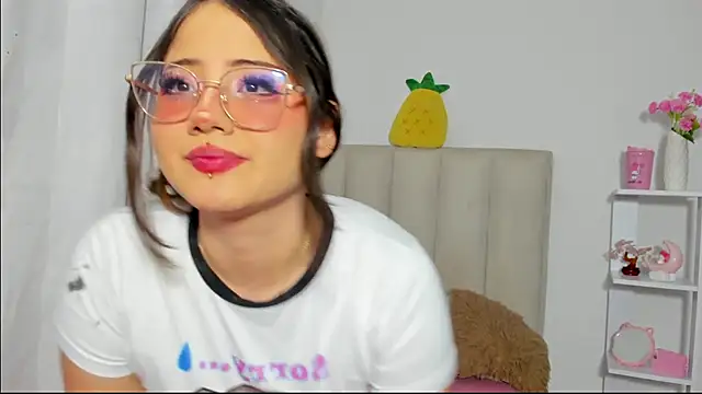 ImSofia222  online show from 22, 11, 2025