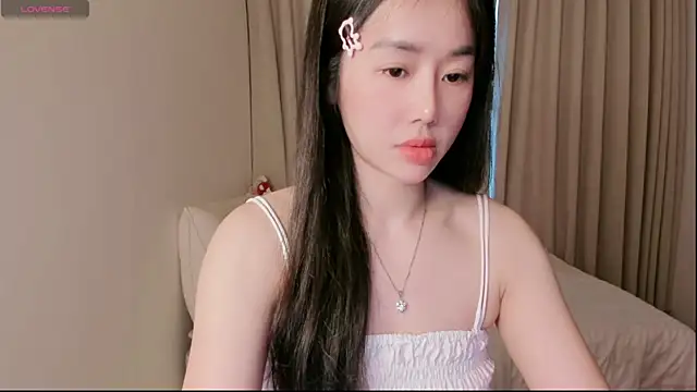 strawberry-ni online show from 11, 10, 2025