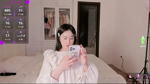 strawberry-ni online show from 30, 10, 2025