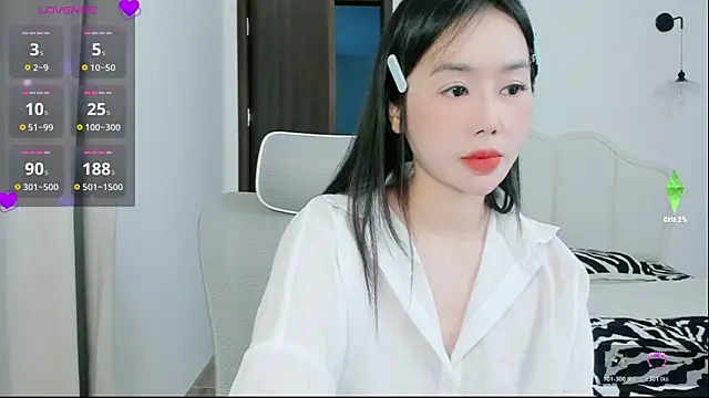 strawberry-ni online show from 9, 11, 2025