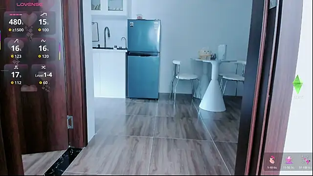 strawberry-ni online show from 27, 10, 2025