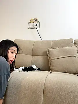 strawberry-ni online show from 4, 11, 2025