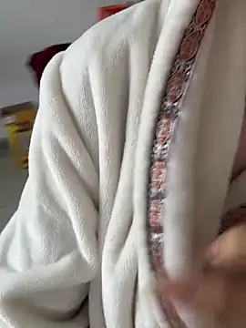 xiiuuff18 online show from 17, 12, 2025